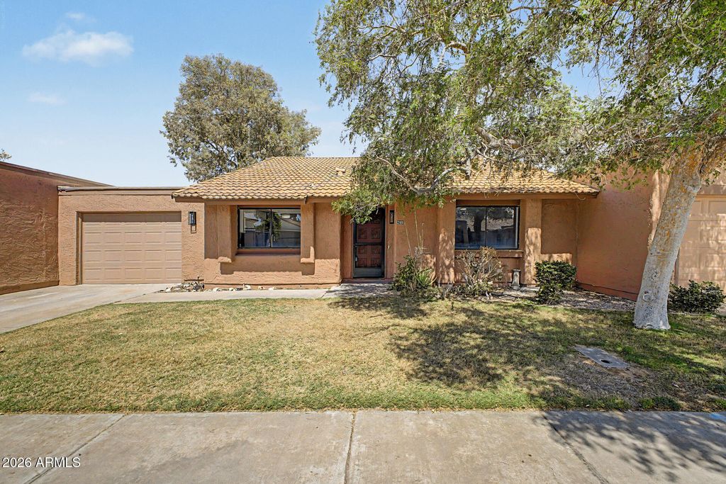 Image 1 of property listing at 288 LEISURE WORLD -- 288, Mesa, AZ 85206
