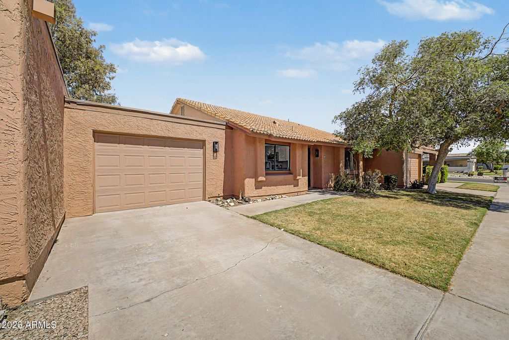 Image 2 of property listing at 288 LEISURE WORLD -- 288, Mesa, AZ 85206