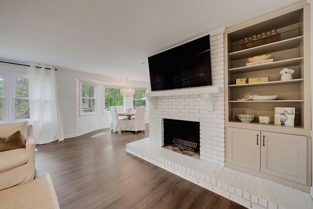 240 E Valley Drive, Marietta, GA 30068