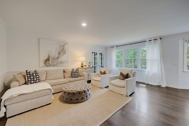 240 E Valley Drive, Marietta, GA 30068