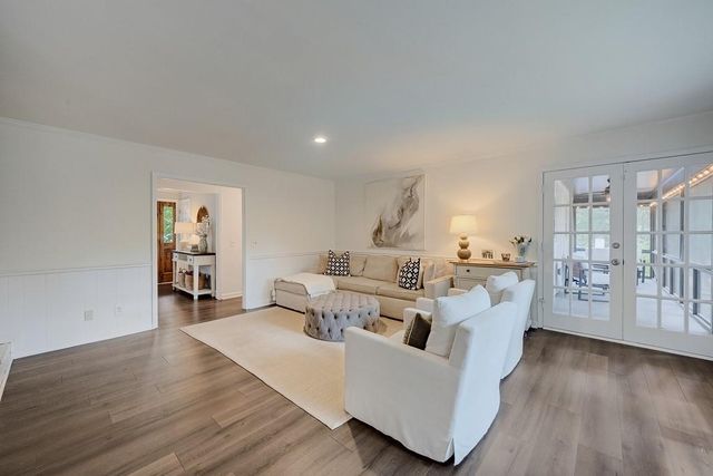 240 E Valley Drive, Marietta, GA 30068