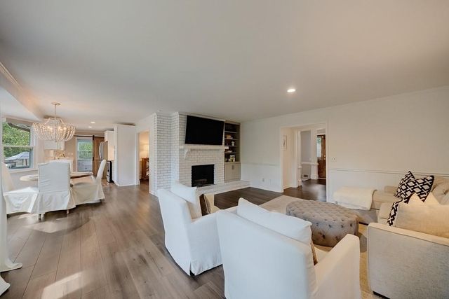 240 E Valley Drive, Marietta, GA 30068