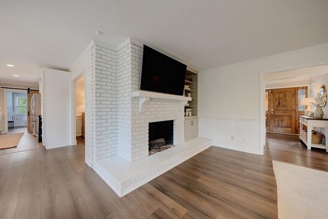 240 E Valley Drive, Marietta, GA 30068
