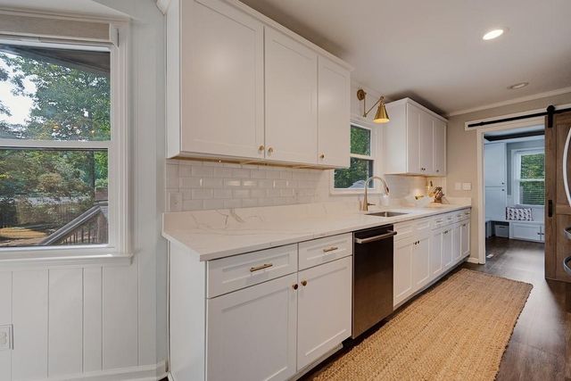240 E Valley Drive, Marietta, GA 30068