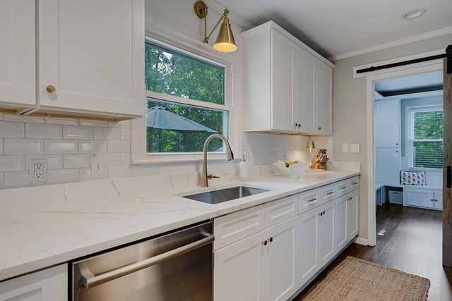 240 E Valley Drive, Marietta, GA 30068