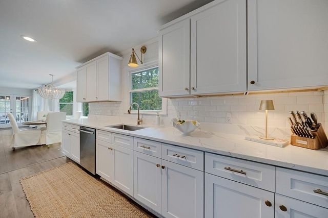240 E Valley Drive, Marietta, GA 30068