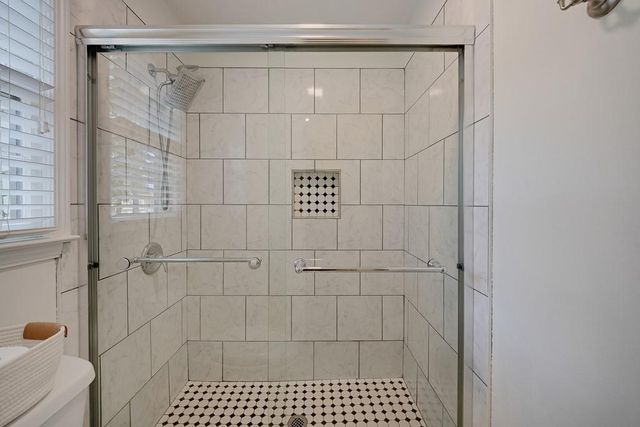 240 E Valley Drive, Marietta, GA 30068