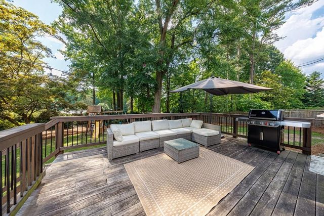 240 E Valley Drive, Marietta, GA 30068
