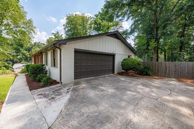 240 E Valley Drive, Marietta, GA 30068
