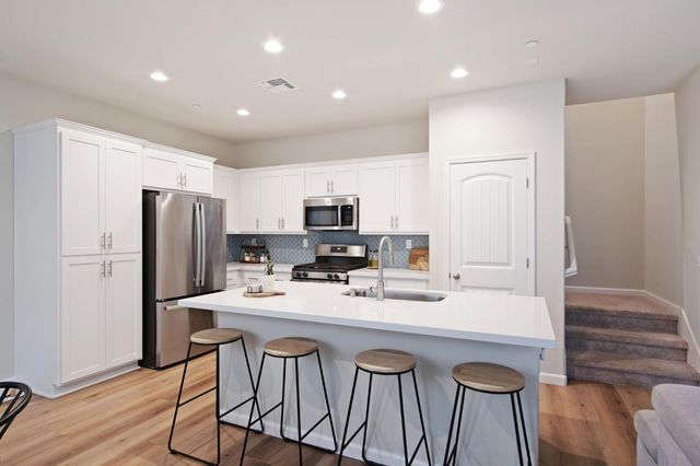 3926 Dedication Dr, Turlock, CA 95382