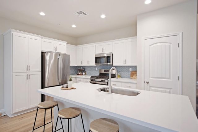 3926 Dedication Dr, Turlock, CA 95382