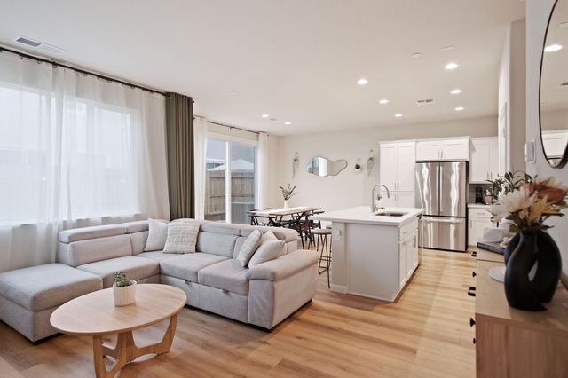 3926 Dedication Dr, Turlock, CA 95382