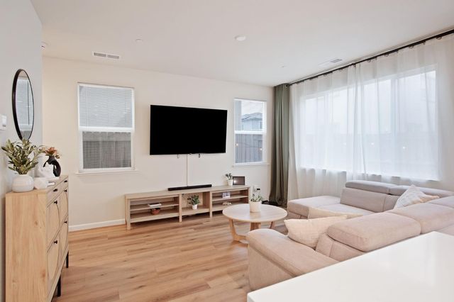 3926 Dedication Dr, Turlock, CA 95382