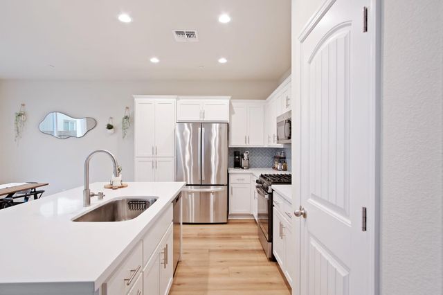 3926 Dedication Dr, Turlock, CA 95382