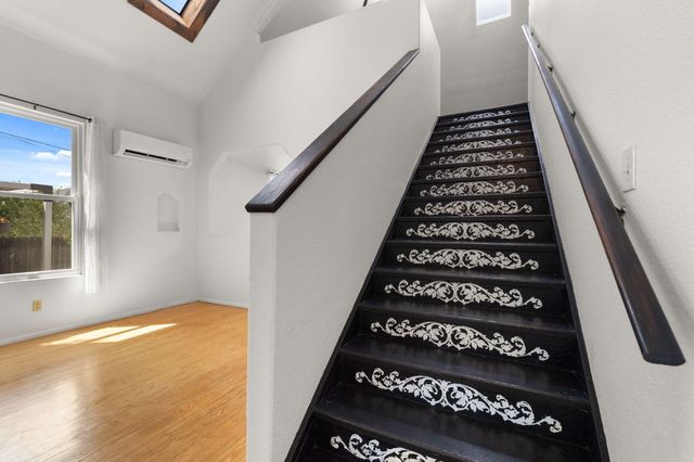 517 Coal Avenue SE, Albuquerque, NM 87102