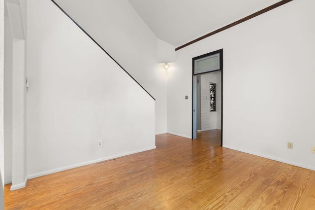 517 Coal Avenue SE, Albuquerque, NM 87102