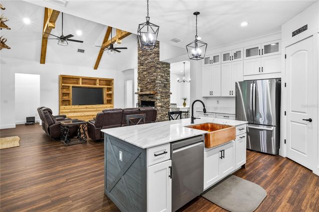 17265 MEADOW BLUFF VIEW, Dade City, FL 33523