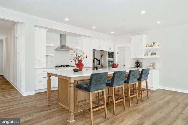 8310 PATIENCE LN, Millersville, MD 21108