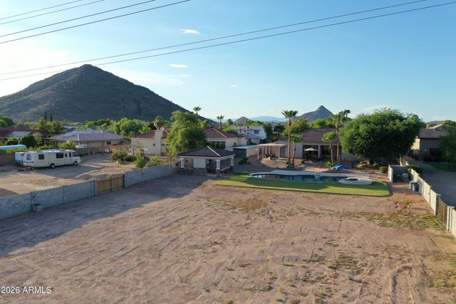 5343 W WHISPERING WIND Drive, Glendale, AZ 85310