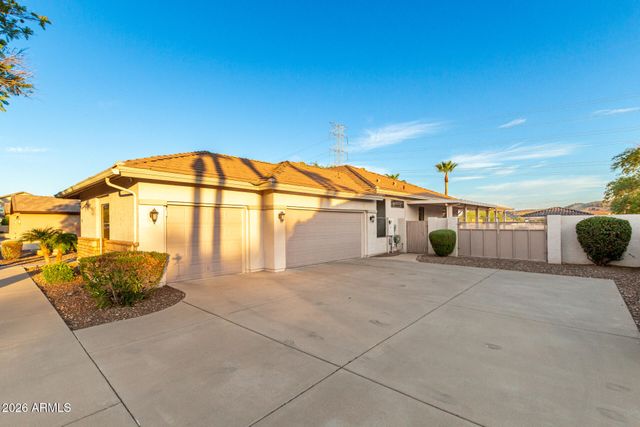 5343 W WHISPERING WIND Drive, Glendale, AZ 85310