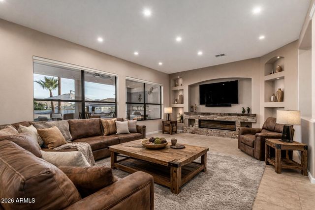 5343 W WHISPERING WIND Drive, Glendale, AZ 85310