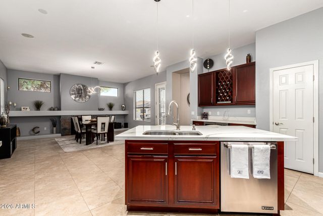 5343 W WHISPERING WIND Drive, Glendale, AZ 85310