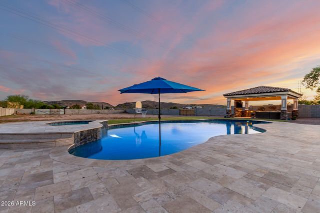 5343 W WHISPERING WIND Drive, Glendale, AZ 85310