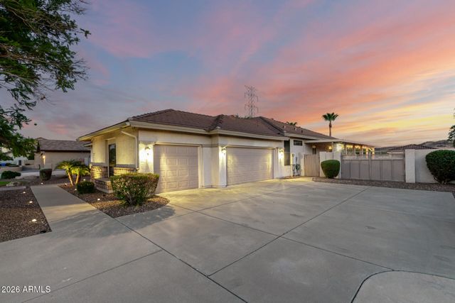 5343 W WHISPERING WIND Drive, Glendale, AZ 85310