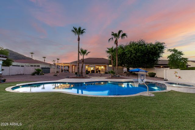 5343 W WHISPERING WIND Drive, Glendale, AZ 85310