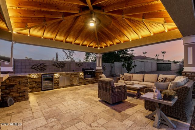 5343 W WHISPERING WIND Drive, Glendale, AZ 85310