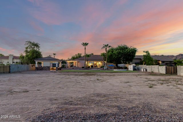 5343 W WHISPERING WIND Drive, Glendale, AZ 85310