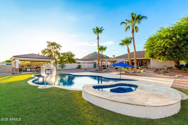 5343 W WHISPERING WIND Drive, Glendale, AZ 85310