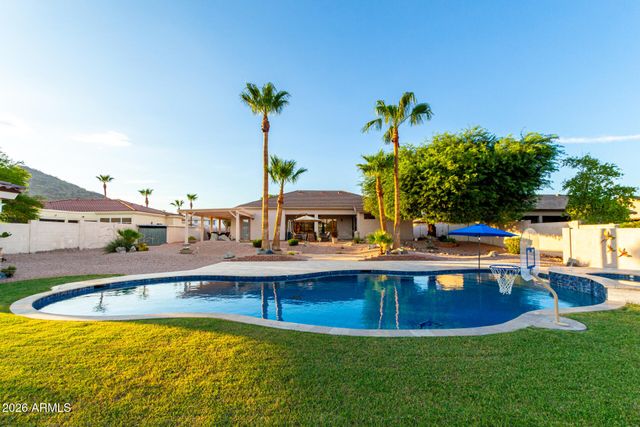 5343 W WHISPERING WIND Drive, Glendale, AZ 85310