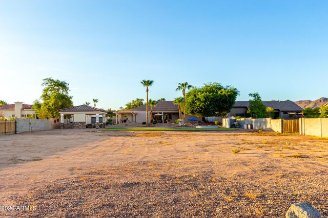 5343 W WHISPERING WIND Drive, Glendale, AZ 85310