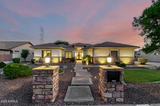 5343 W WHISPERING WIND Drive, Glendale, AZ 85310