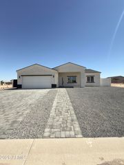 10323 W CONCORDIA Drive, Arizona City, AZ 85123