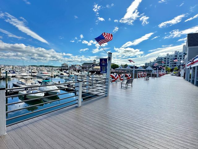 10 Seaport Dr 2617, Quincy, MA 02171