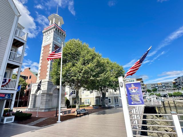 10 Seaport Dr 2617, Quincy, MA 02171