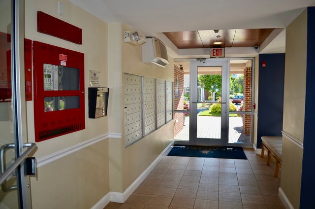 10 Seaport Dr 2617, Quincy, MA 02171