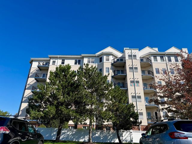10 Seaport Dr 2617, Quincy, MA 02171