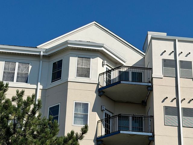 10 Seaport Dr 2617, Quincy, MA 02171