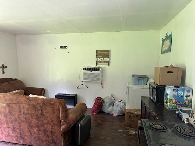 3052 Vz County Road 3810, Wills Point, TX 75169