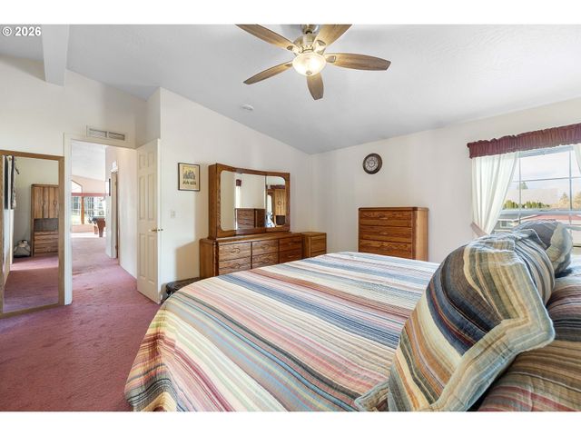 3911 Ne 105TH St, Vancouver, WA 98686