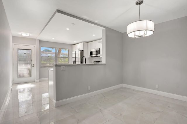 2202 Lucaya Bend G2, Coconut Creek, FL 33066