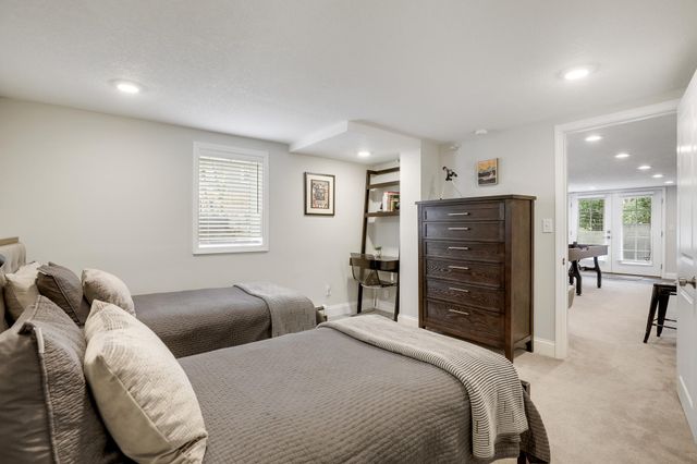 4214 Queen Avenue S, Minneapolis, MN 55410