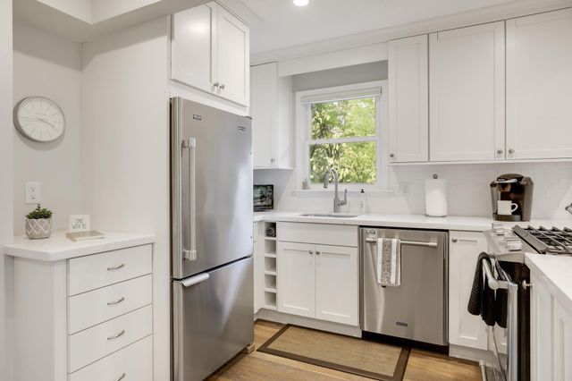 4214 Queen Avenue S, Minneapolis, MN 55410