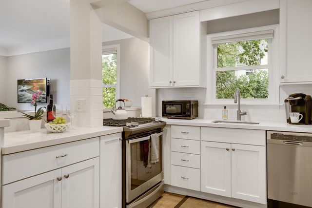 4214 Queen Avenue S, Minneapolis, MN 55410