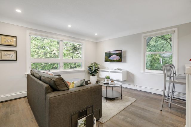 4214 Queen Avenue S, Minneapolis, MN 55410
