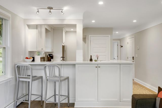 4214 Queen Avenue S, Minneapolis, MN 55410