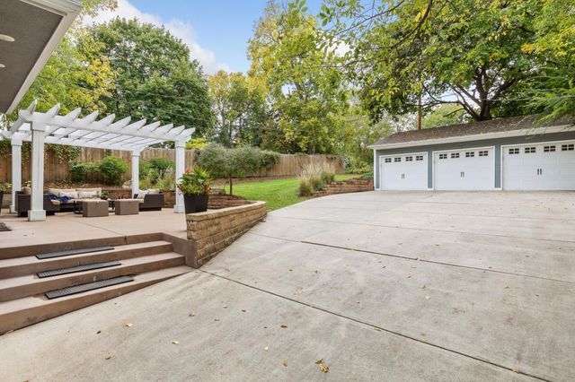4214 Queen Avenue S, Minneapolis, MN 55410
